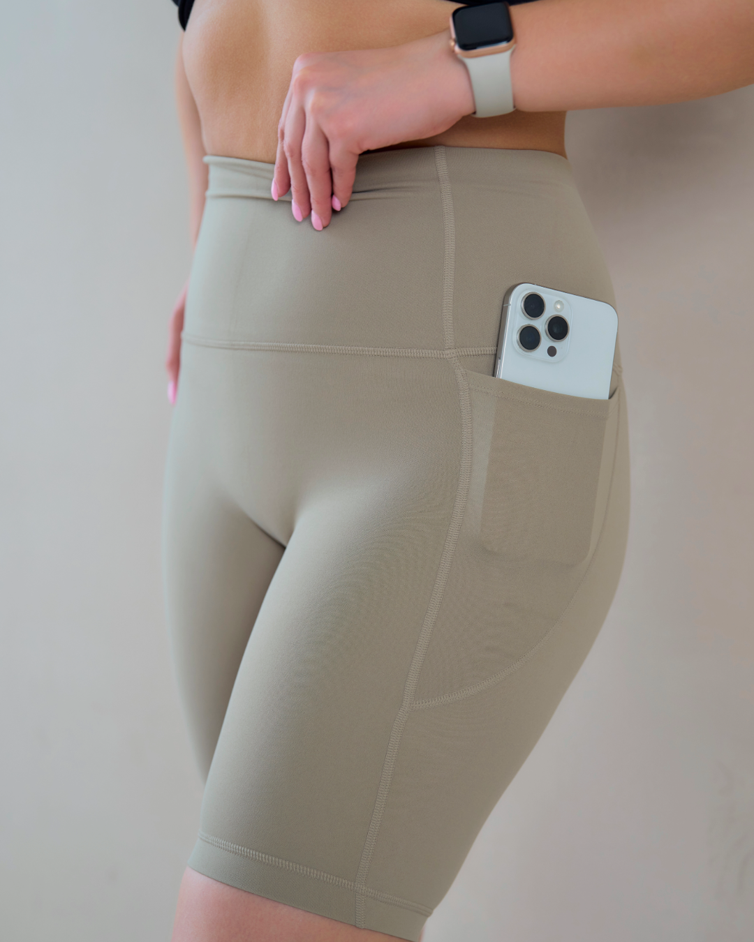 Hydrangea Beige Biker Shorts